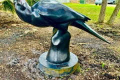 Kissimeee_Prairie_Preserve_State_Park_Carolina_Parakeet_Statue.jpg