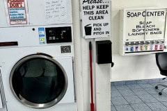 Cypress_glen_brooksville_laundromat_sign.jpg